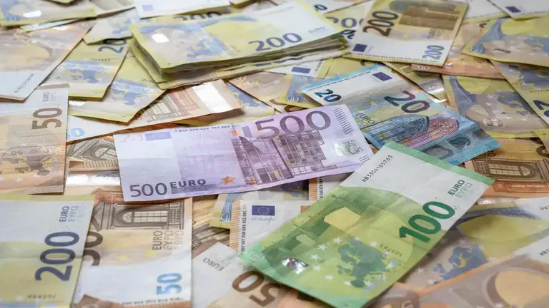 Чи залишилась банкнота 500 євро в обігу у 2025 році