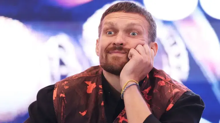 Усик обирає ризик і винагороду: чому чемпіон відмовився від бою з Вордлі