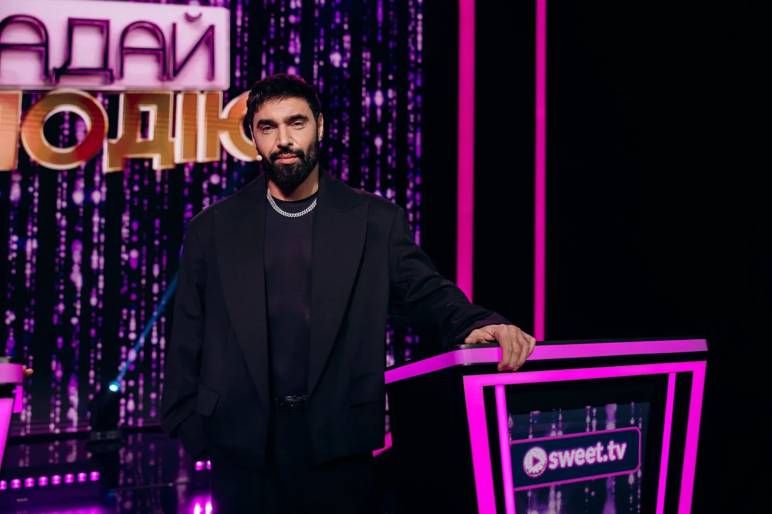 Музичний азарт та благодійність: SWEET.TV запустив шоу «Вгадай мелодію»