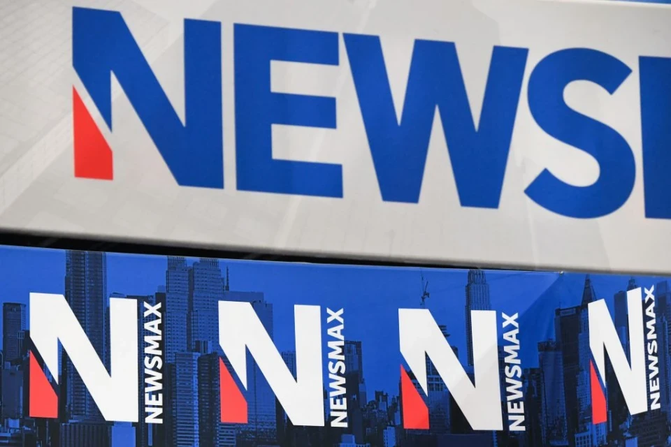 Newsmax у Польщі: протрампівський канал шукає кадри на тлі підозр у зв’язках інвесторів із Росією